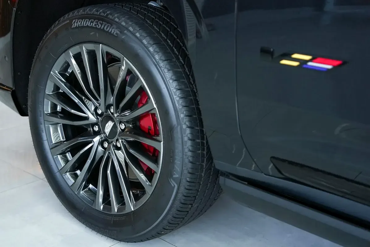 Cadillac Escalade 6.2 AT 4WD (416 hp) - 12
