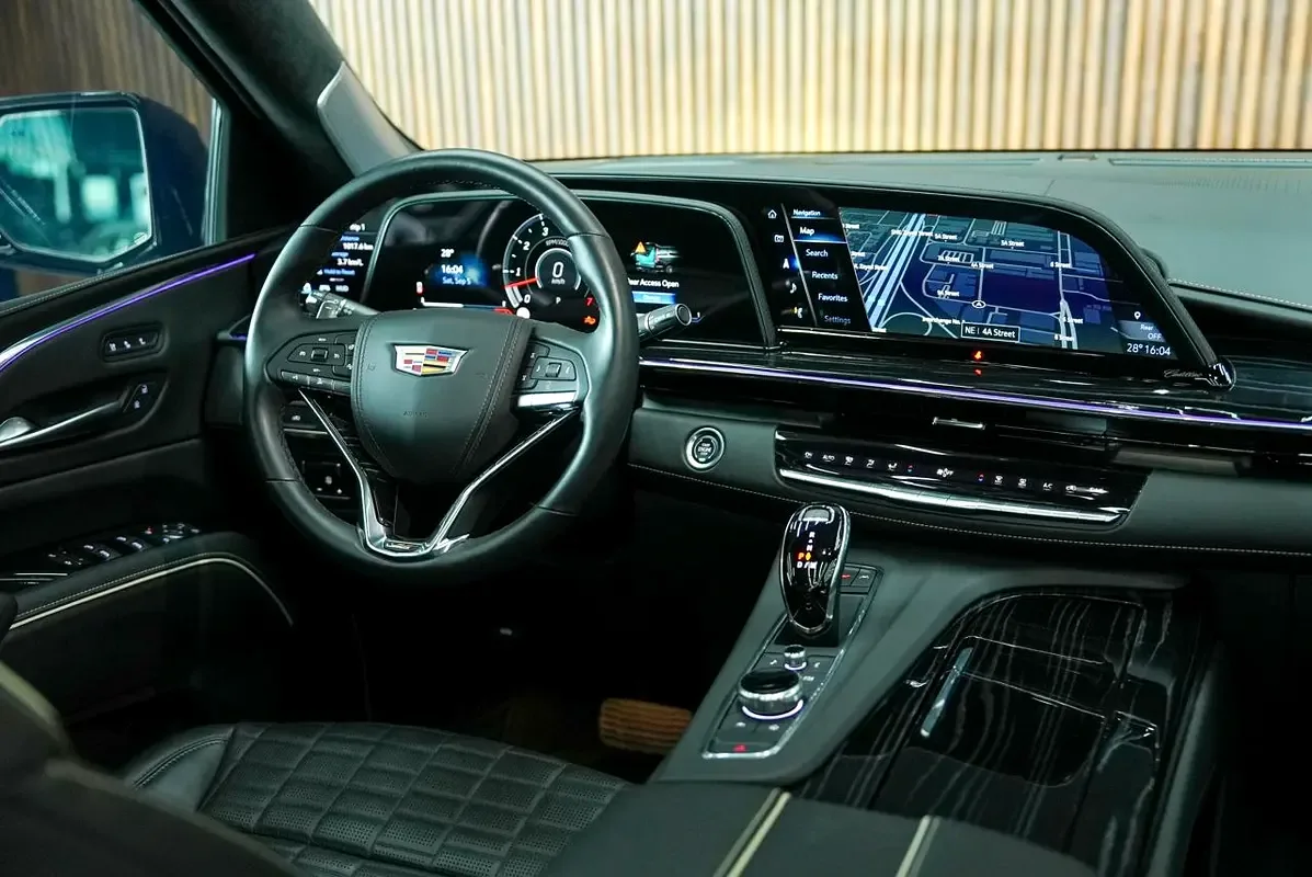 Cadillac Escalade 6.2 AT 4WD (416 hp) - 14
