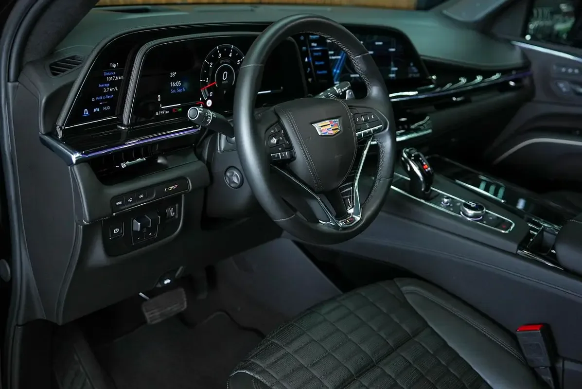 Cadillac Escalade 6.2 AT 4WD (416 hp) - 13