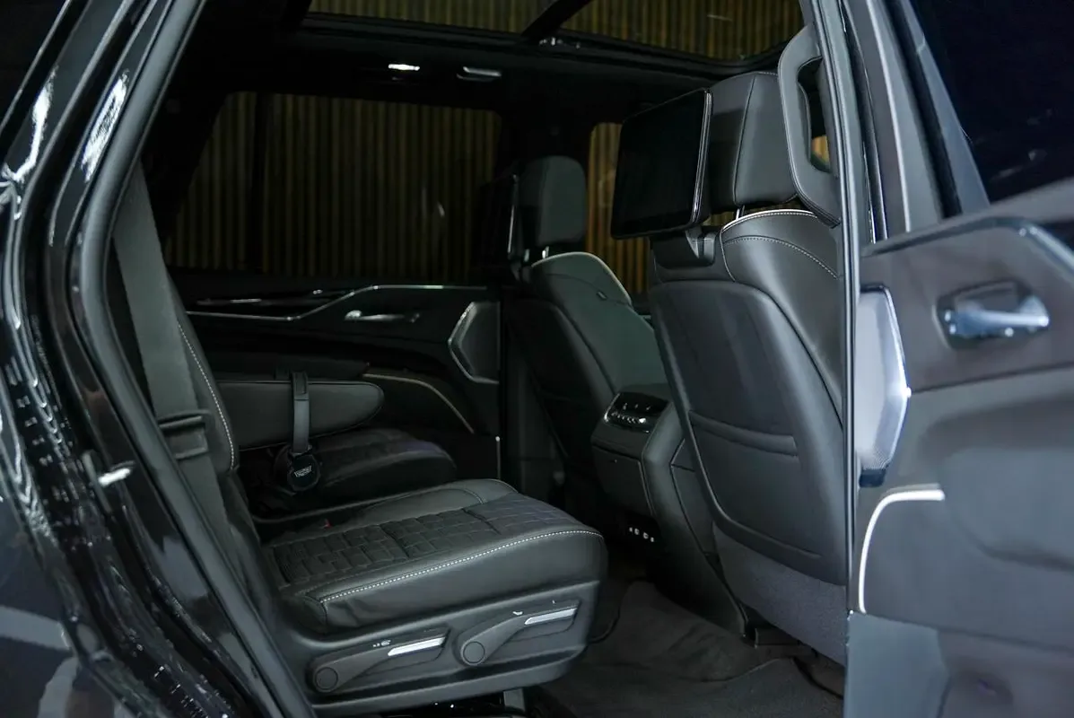 Cadillac Escalade 6.2 AT 4WD (416 hp) - 17