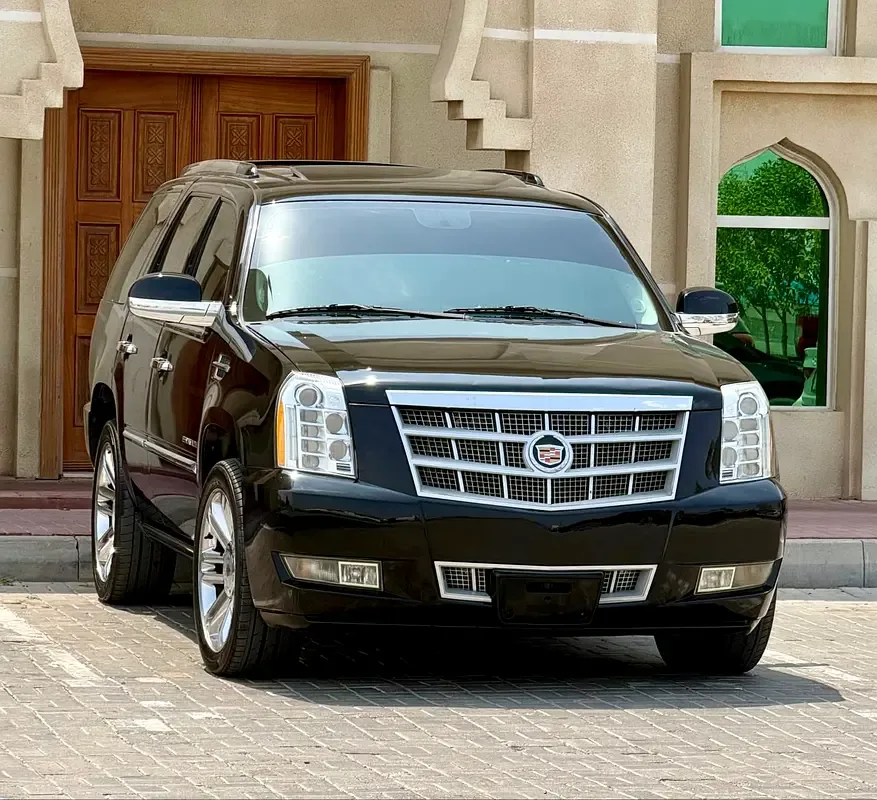 Cadillac Escalade 6.2 AT AWD (409 hp)