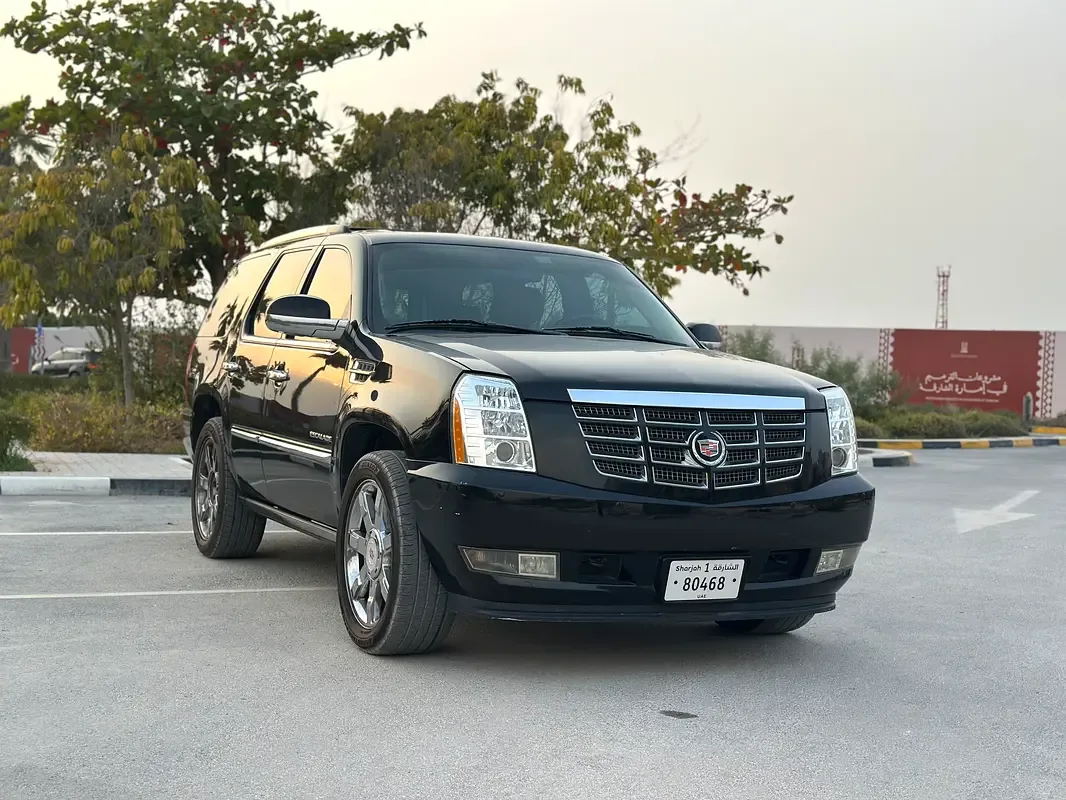 Cadillac Escalade 6.2 AT AWD (409 حصان) - 4