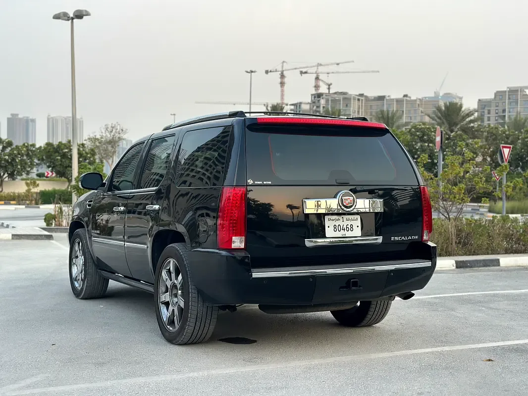 Cadillac Escalade 6.2 AT AWD (409 حصان) - 5