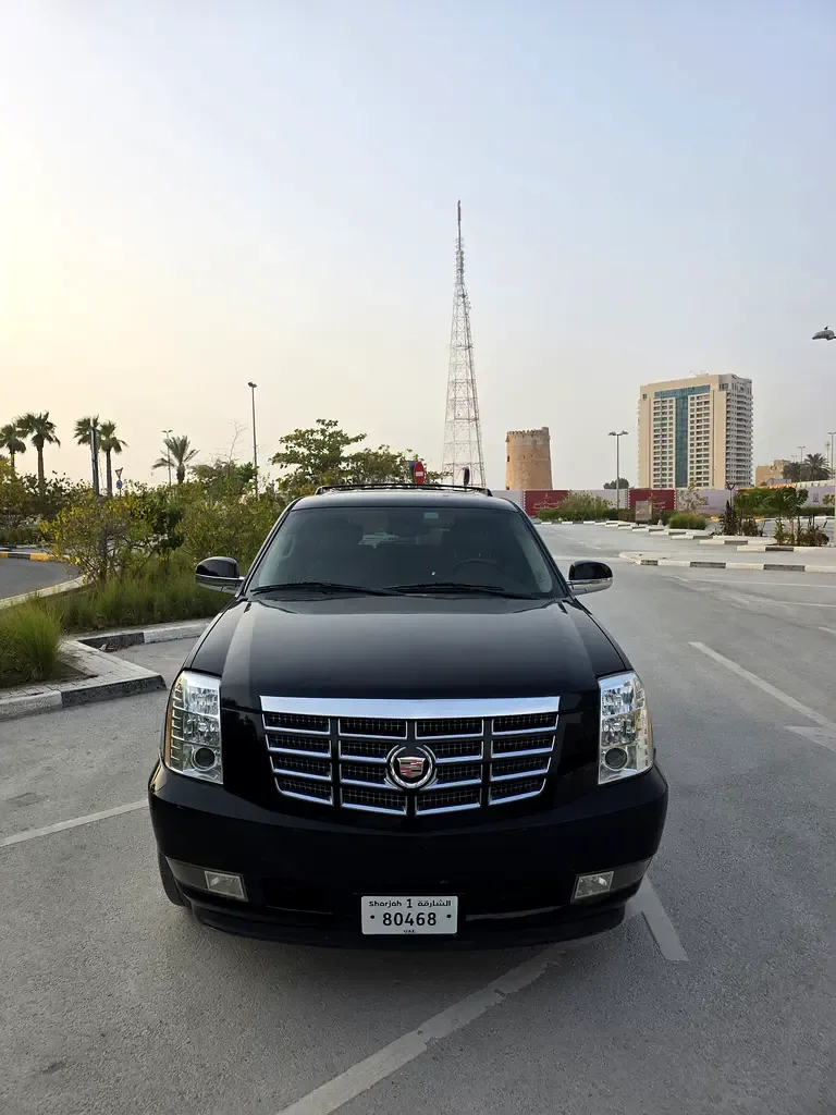 Cadillac Escalade 6.2 AT AWD (409 حصان) - 8