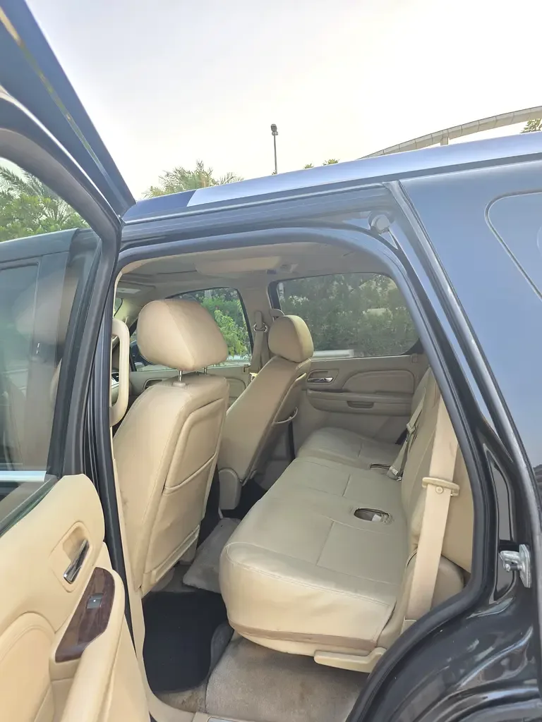 Cadillac Escalade 6.2 AT AWD (409 حصان) - 12