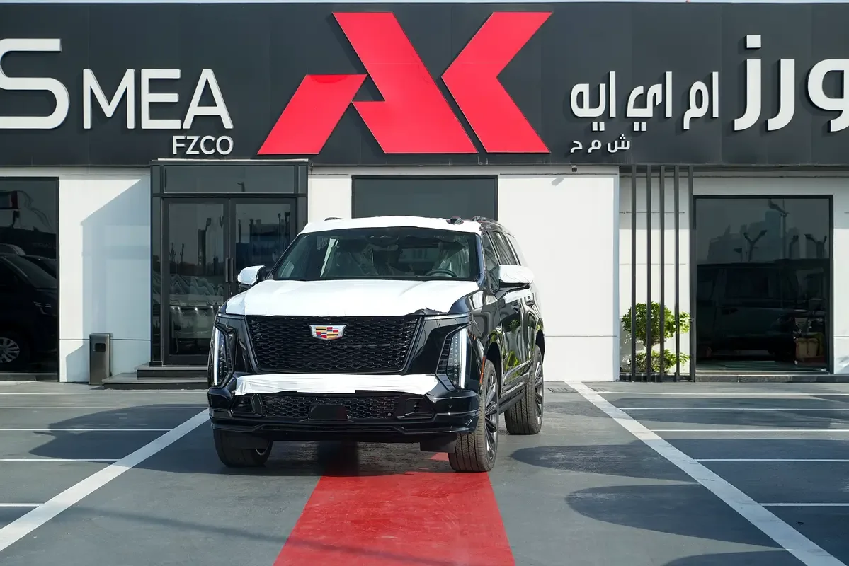 Cadillac Escalade 6.2 AT AWD (420 حصان) - 3