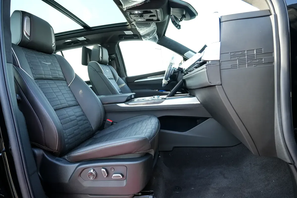 Cadillac Escalade 6.2 AT AWD (420 حصان) - 13
