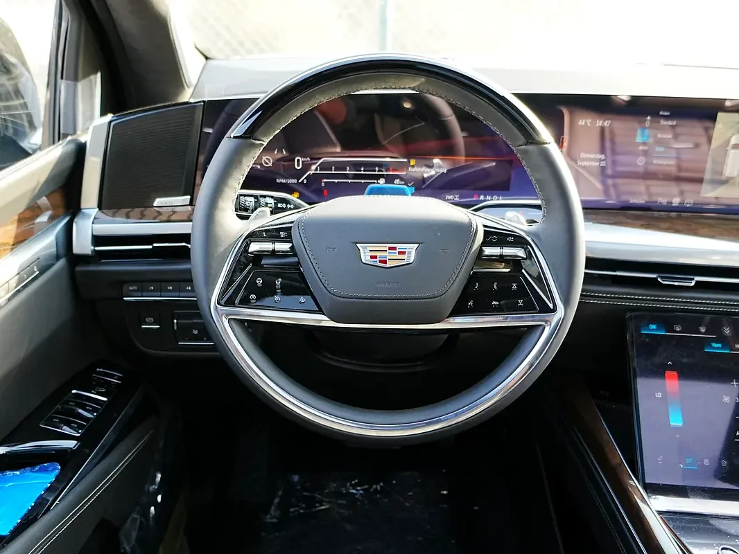 Cadillac Escalade 6.2 AT AWD (420 hp) - 7