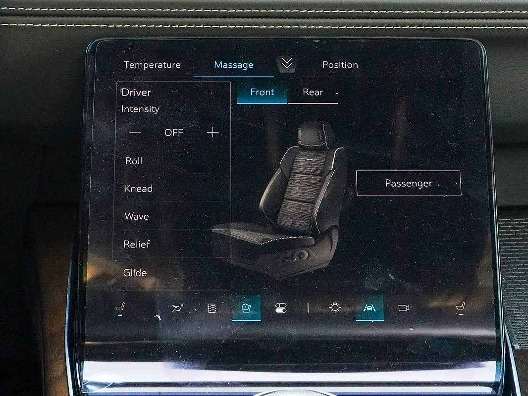 Cadillac Escalade 6.2 AT AWD (420 hp) - 11
