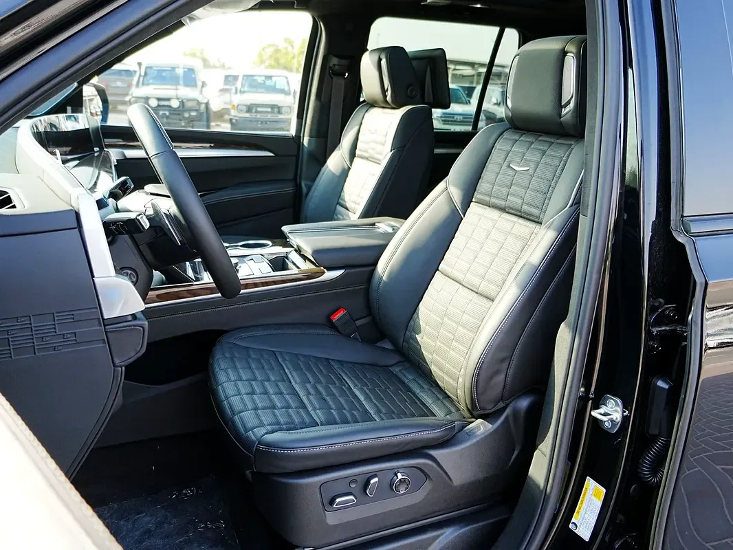 Cadillac Escalade 6.2 AT AWD (420 hp) - 12