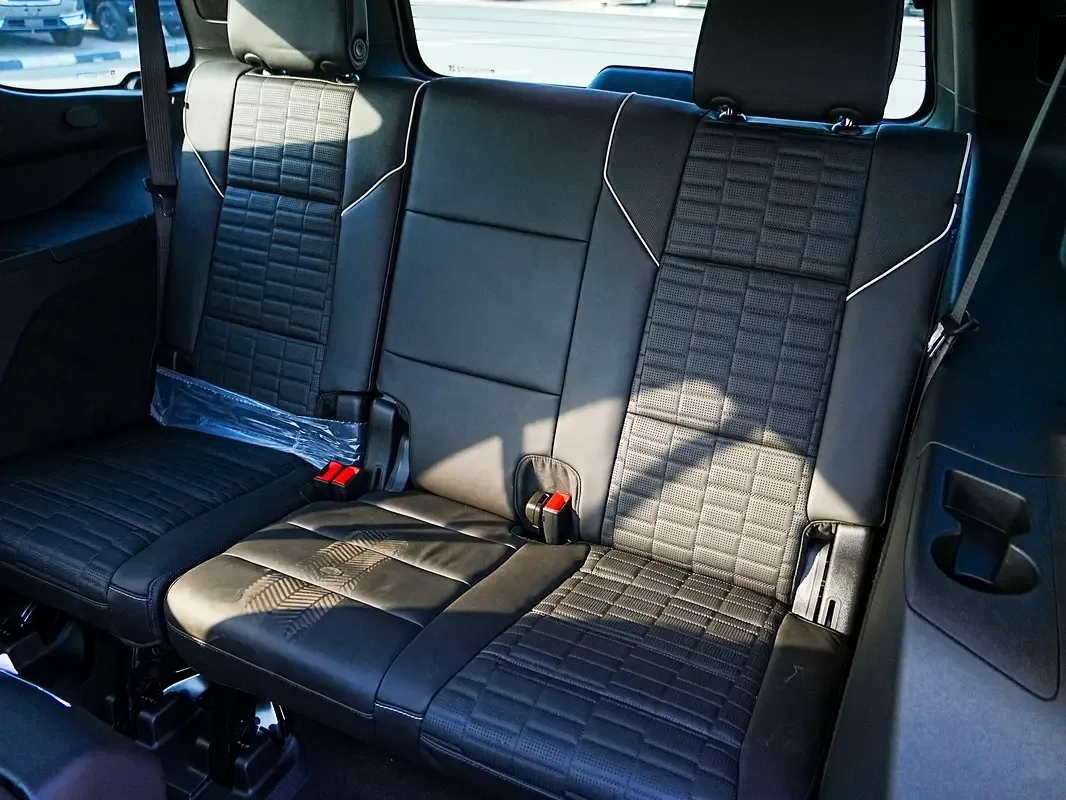Cadillac Escalade 6.2 AT AWD (420 hp) - 15
