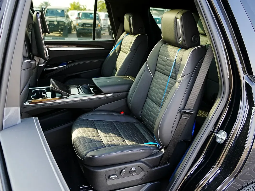 Cadillac Escalade 6.2 AT AWD (420 hp) - 13