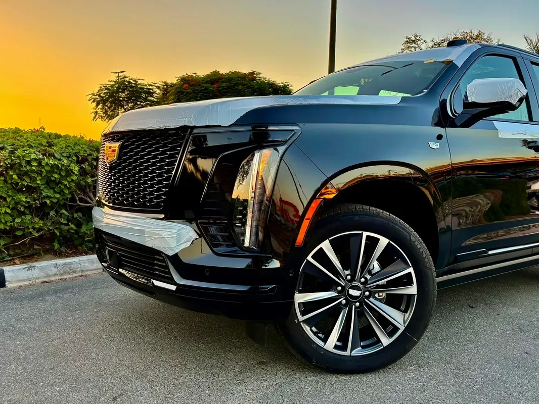 Cadillac Escalade 6.2 AT AWD (420 حصان) - 3