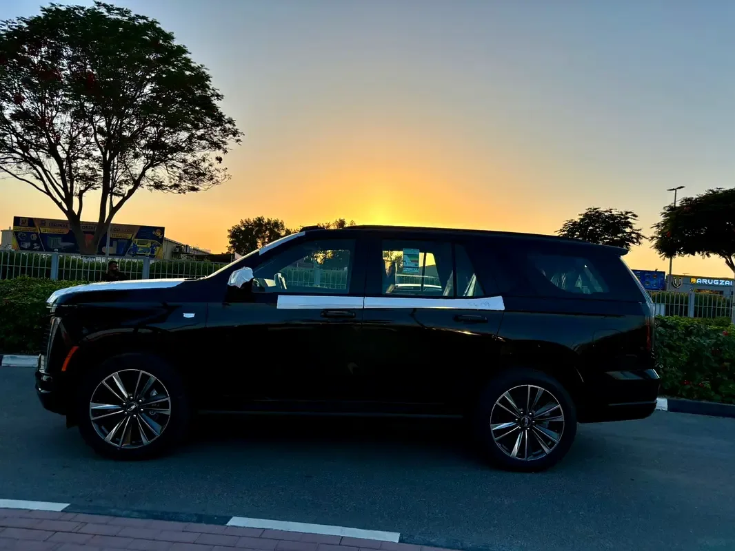 Cadillac Escalade 6.2 AT AWD (420 حصان) - 4