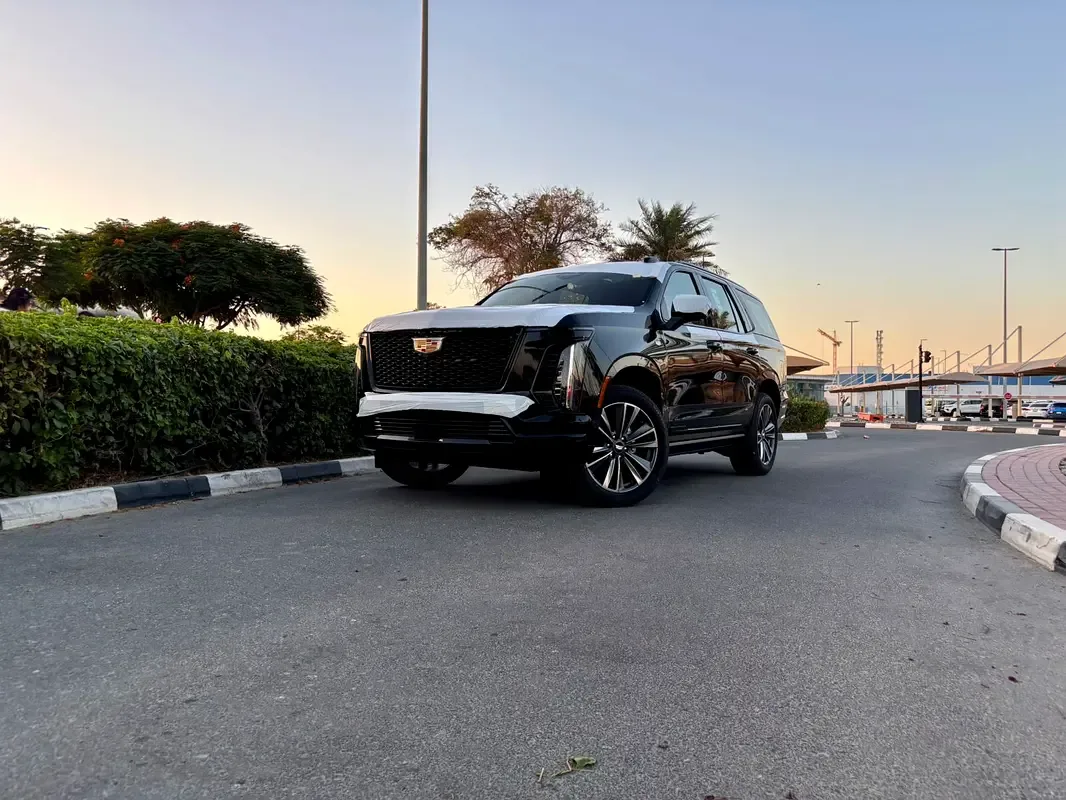 Cadillac Escalade 6.2 AT AWD (420 حصان) - 2