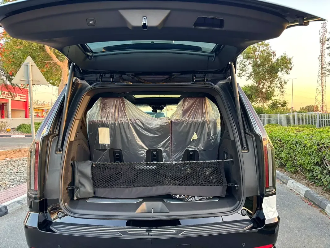 Cadillac Escalade 6.2 AT AWD (420 حصان) - 10