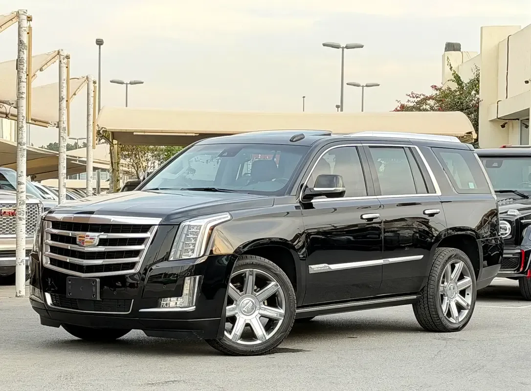 Cadillac Escalade 6.2 AT AWD (426 حصان) - 5