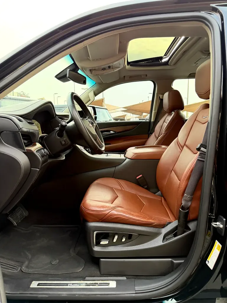 Cadillac Escalade 6.2 AT AWD (426 حصان) - 9