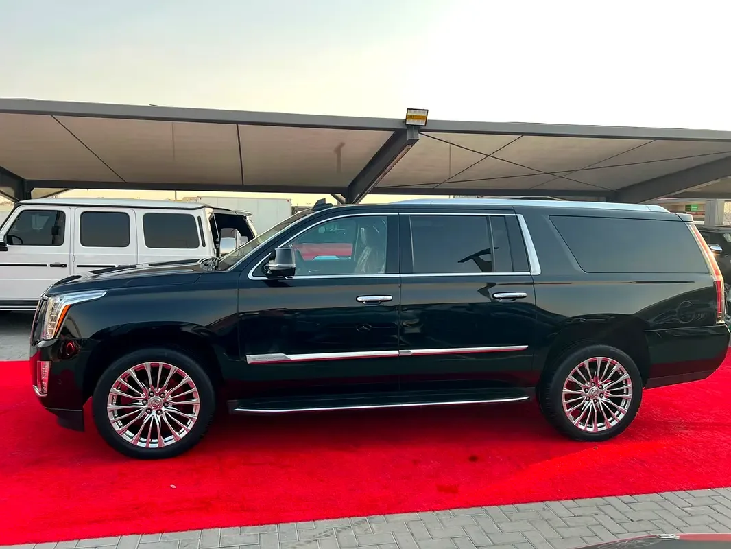 Cadillac Escalade 6.2 AT AWD (426 hp) - 3