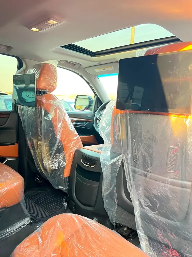 Cadillac Escalade 6.2 AT AWD (426 hp) - 14