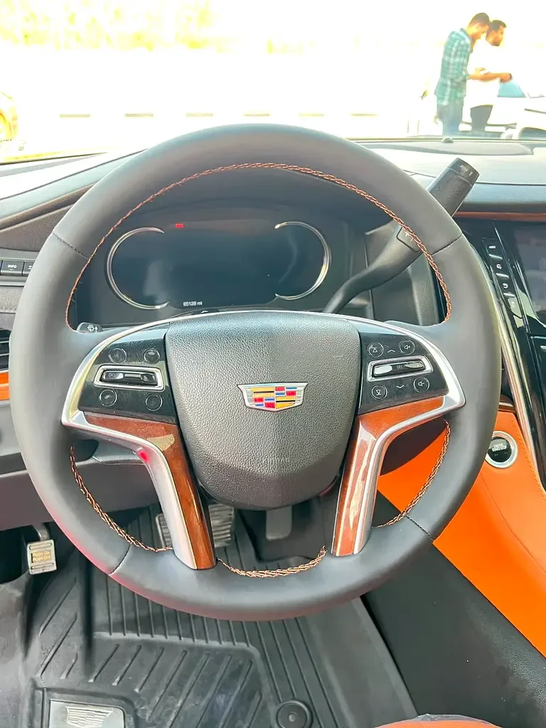 Cadillac Escalade 6.2 AT AWD (426 hp) - 15
