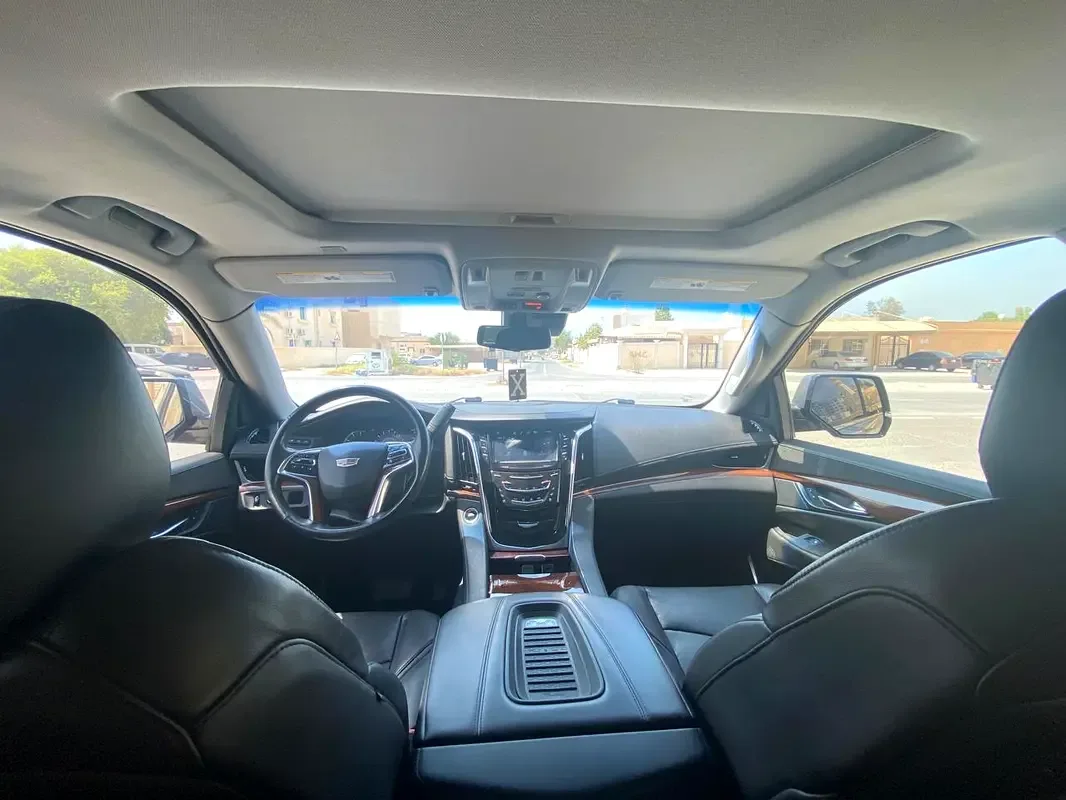 Cadillac Escalade 6.2 AT AWD (426 hp) - 2