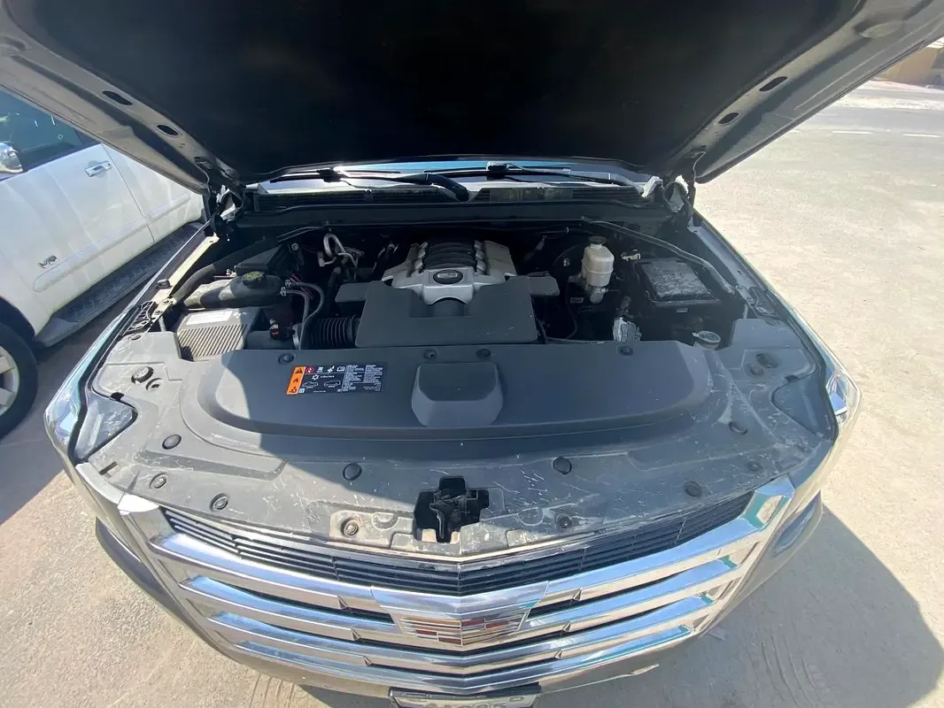Cadillac Escalade 6.2 AT AWD (426 hp) - 12