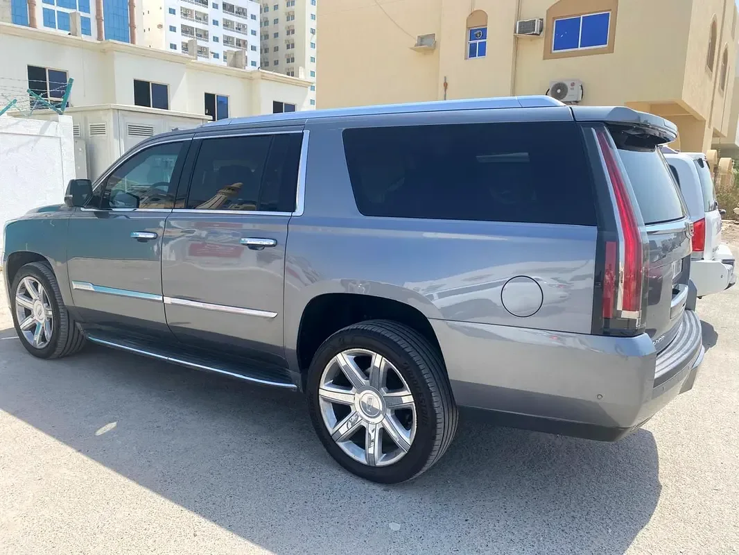 Cadillac Escalade 6.2 AT AWD (426 hp) - 11