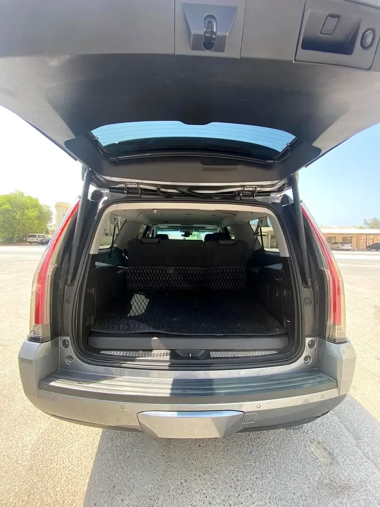 Cadillac Escalade 6.2 AT AWD (426 hp) - 15