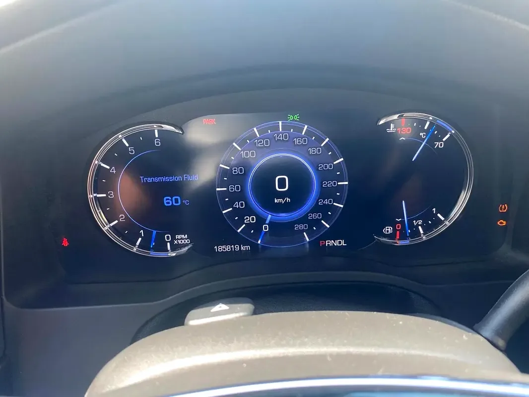 Cadillac Escalade 6.2 AT AWD (426 hp) - 16