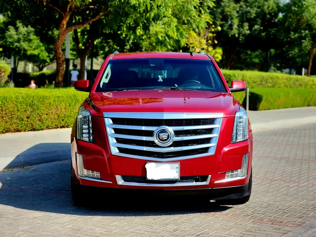 Cadillac Escalade 6.2 AT AWD (426 حصان)