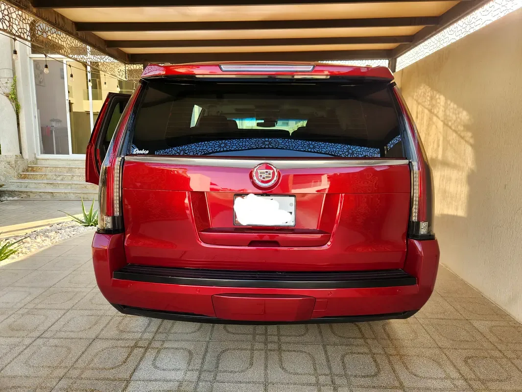 Cadillac Escalade 6.2 AT AWD (426 حصان) - 3