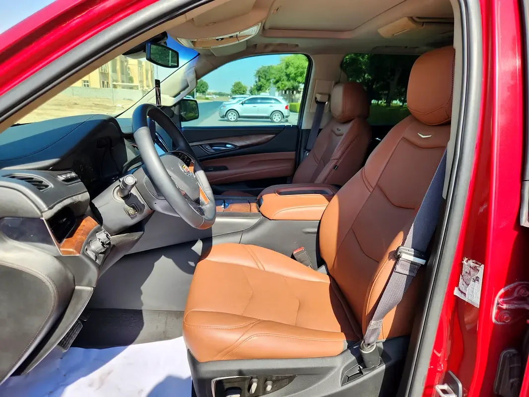 Cadillac Escalade 6.2 AT AWD (426 حصان) - 11