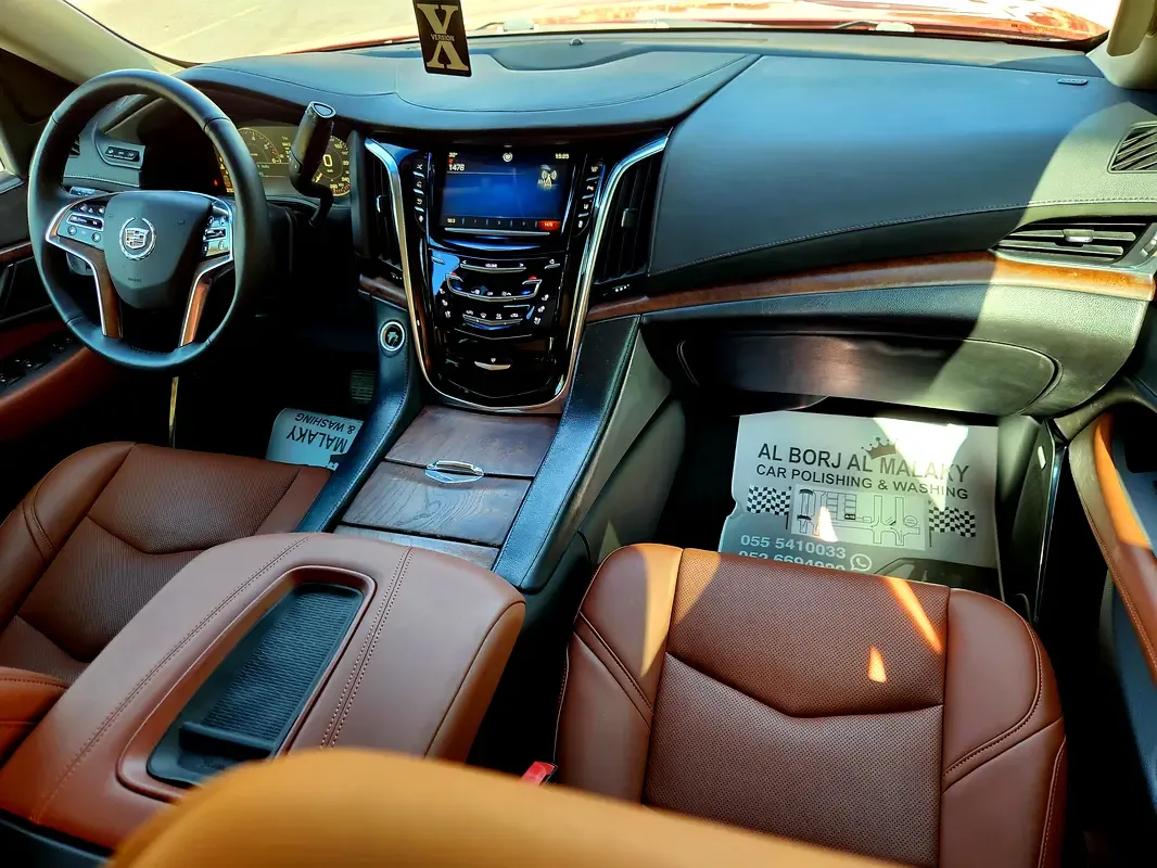 Cadillac Escalade 6.2 AT AWD (426 حصان) - 13