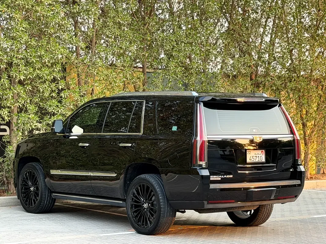 Cadillac Escalade 6.2 AT AWD (426 حصان) - 4