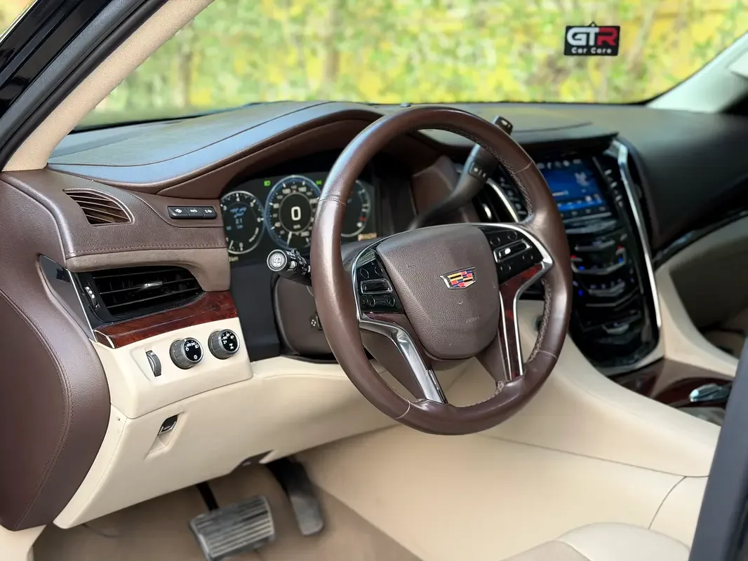 Cadillac Escalade 6.2 AT AWD (426 حصان) - 9