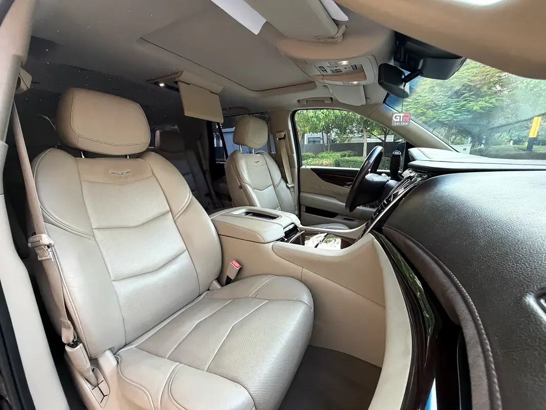 Cadillac Escalade 6.2 AT AWD (426 حصان) - 15