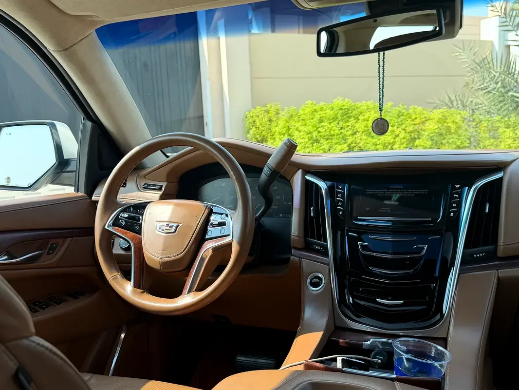 Cadillac Escalade 6.2 AT AWD (426 hp) - 9