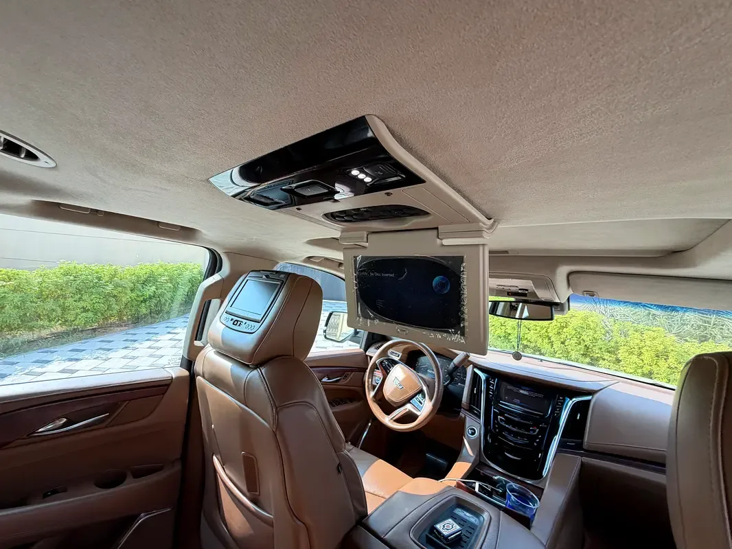 Cadillac Escalade 6.2 AT AWD (426 hp) - 11