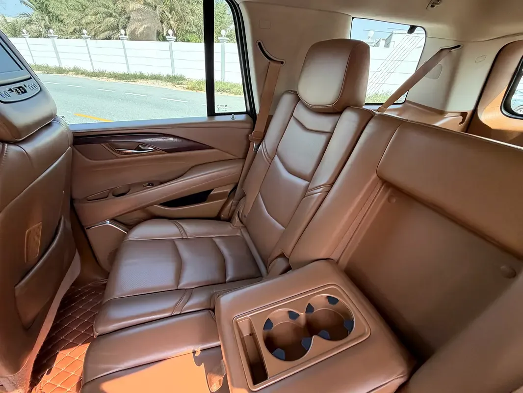 Cadillac Escalade 6.2 AT AWD (426 hp) - 13