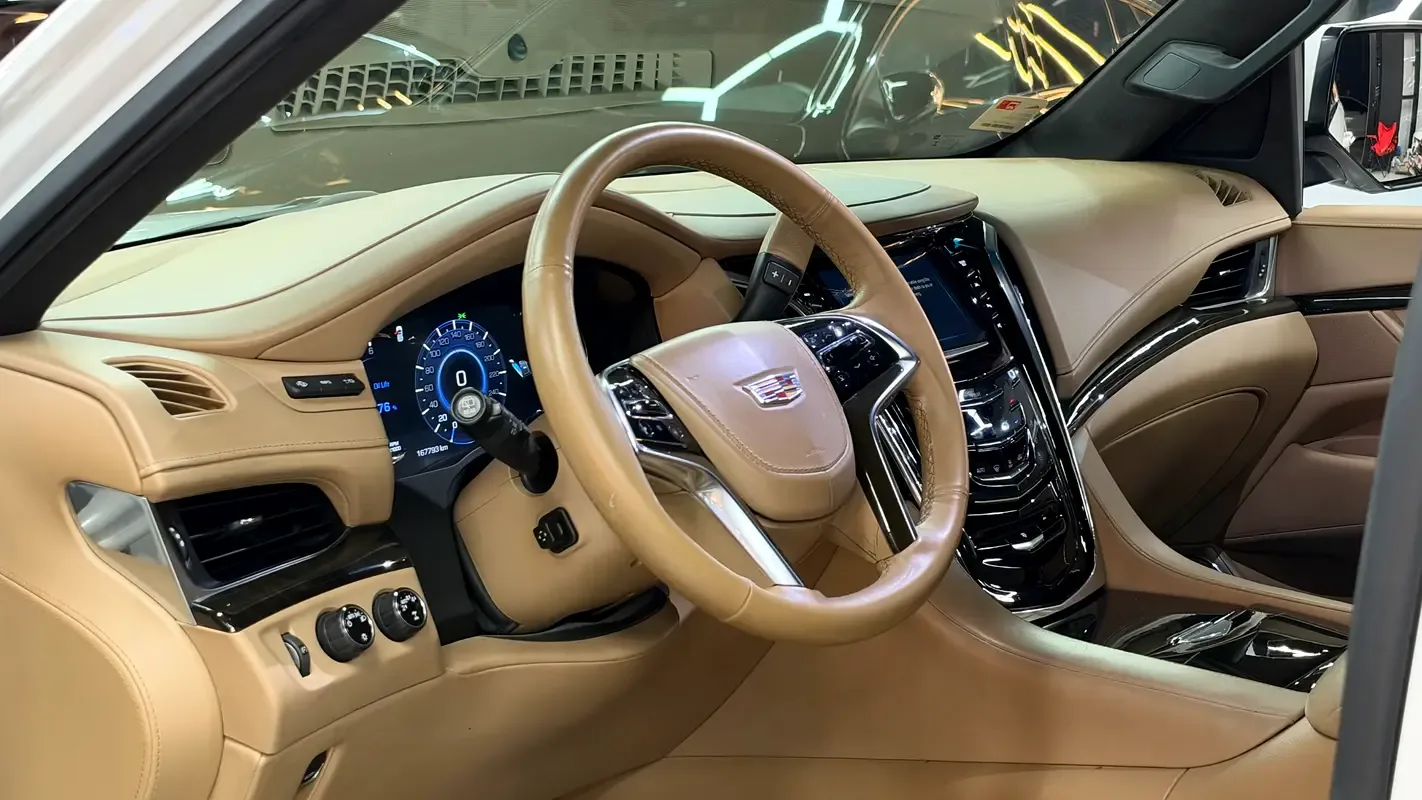 Cadillac Escalade 6.2 AT AWD (426 hp) - 8
