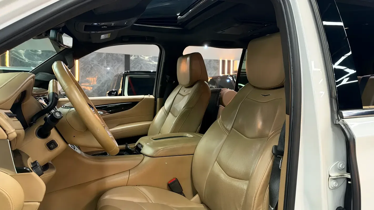 Cadillac Escalade 6.2 AT AWD (426 hp) - 17