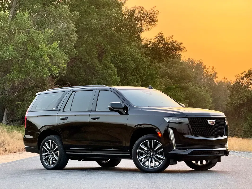 Cadillac Escalade 6.2 AT RWD (420 hp)