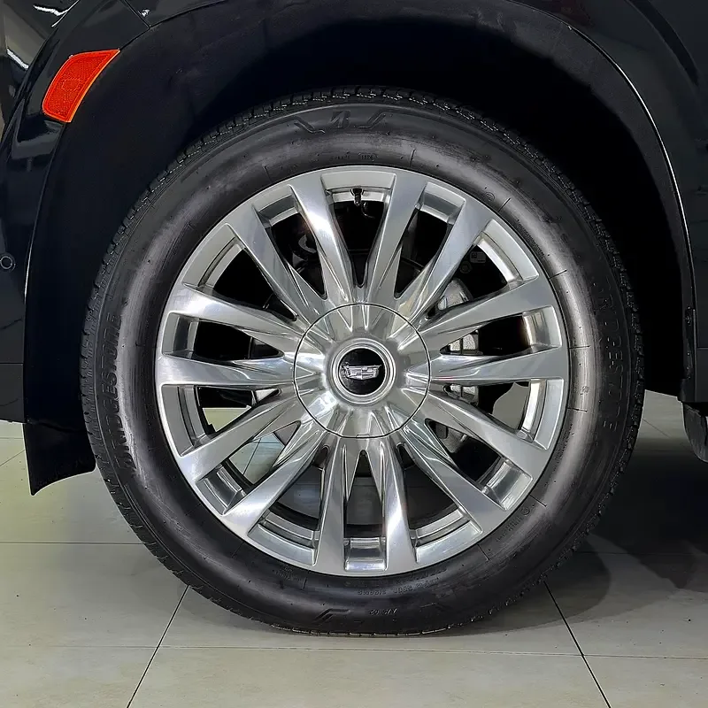 Cadillac Escalade 6.2 AT RWD (420 hp) - 18