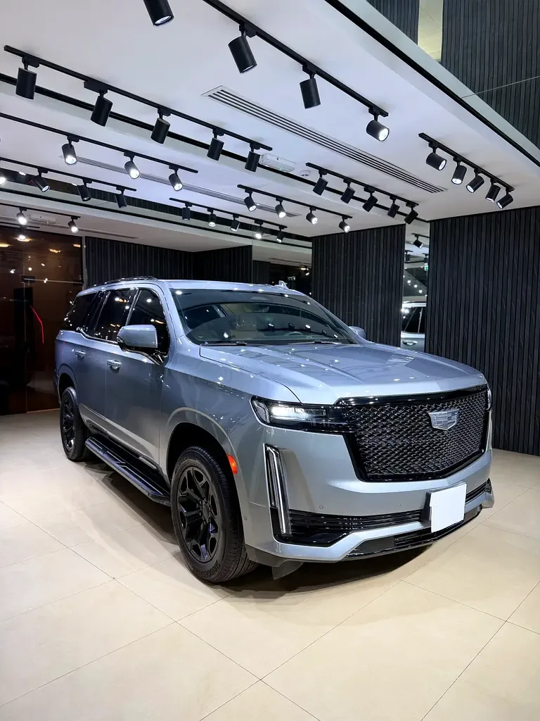 Cadillac Escalade 6.2 AT RWD (420 hp)
