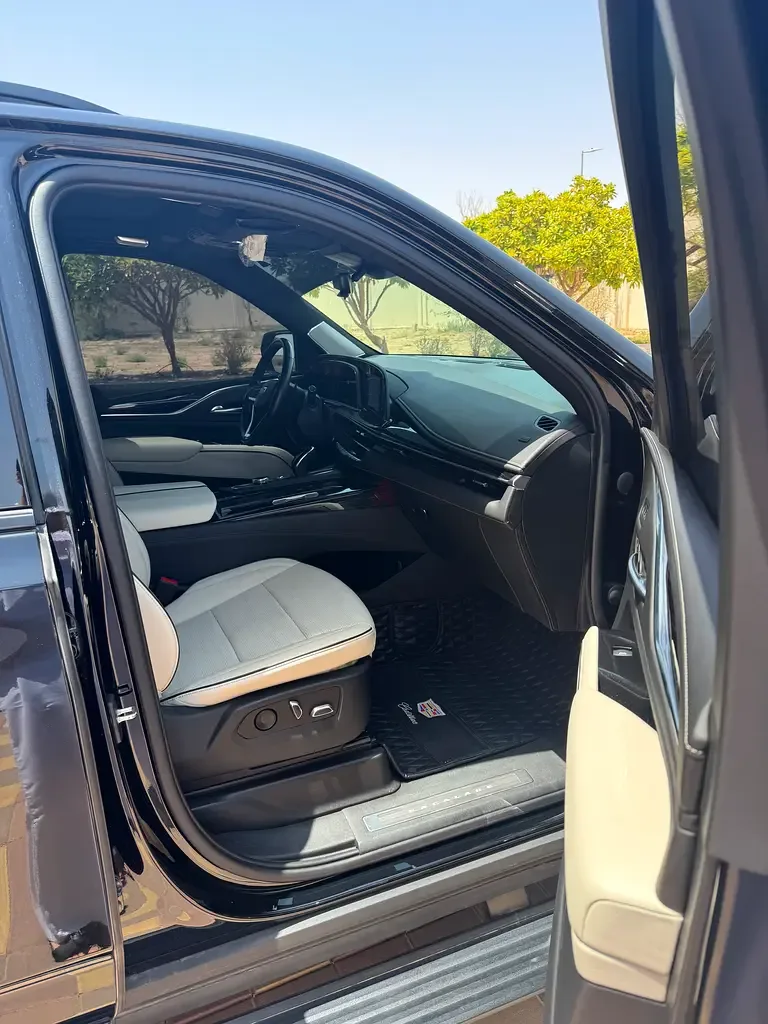 Cadillac Escalade 6.2 AT RWD (420 hp) - 7
