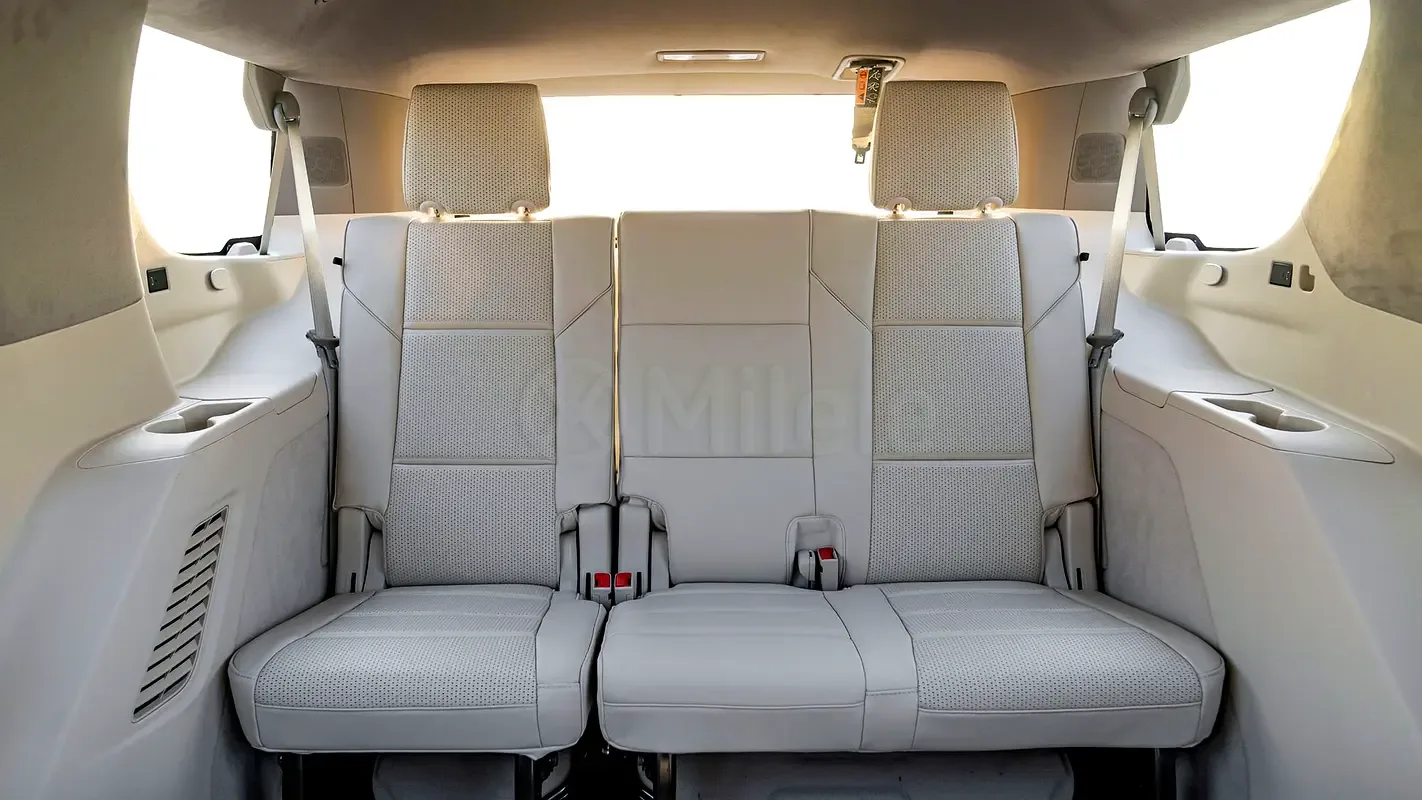 Cadillac Escalade 6.2 AT RWD (420 hp) - 17