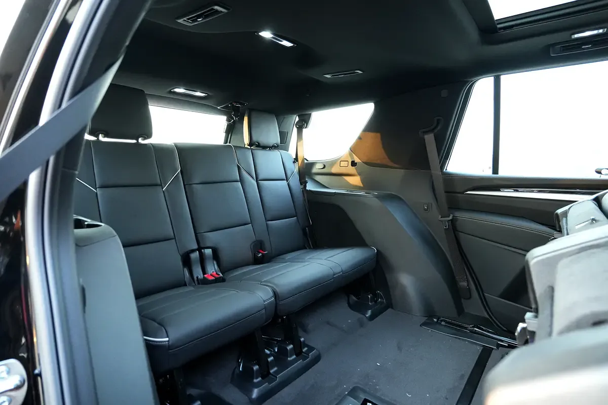 Cadillac Escalade 6.2 AT RWD (420 حصان) - 15