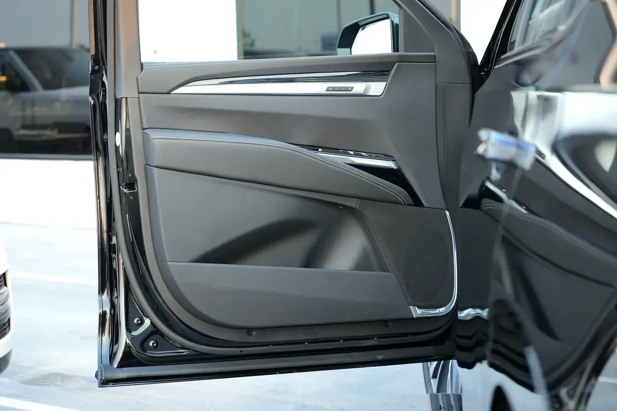 Cadillac Escalade 6.2 AT RWD (420 حصان) - 16