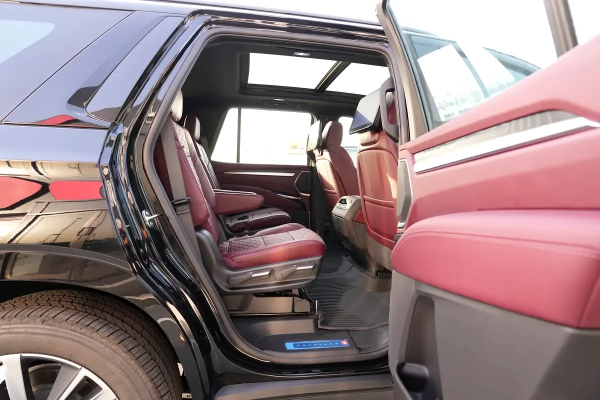 Cadillac Escalade 6.2 AT RWD (420 حصان) - 14